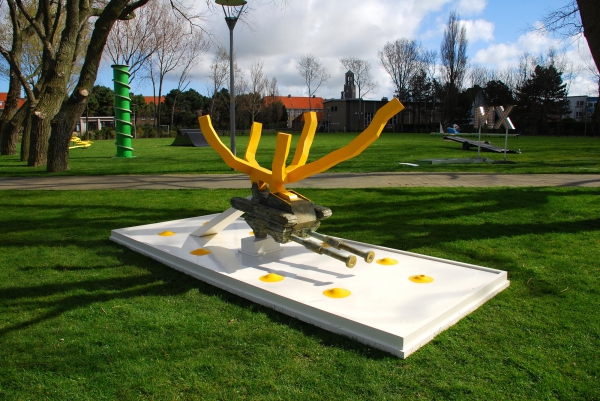 Utopia-Dystopia / Contemporary Art Project with Mini Golf